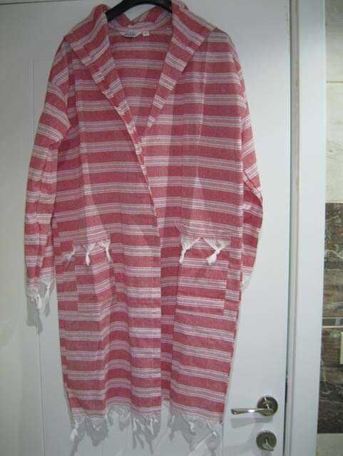 Saraylı Peştemal Bornoz Kapşonlu - 4