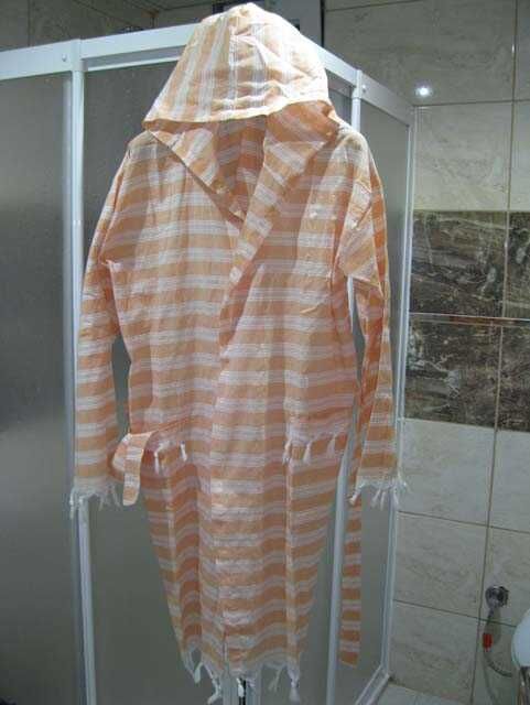 Saraylı Peştemal Bornoz Kapşonlu - 1